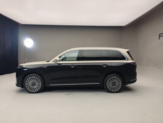 99万元起 旗舰SUV震撼上市冰球突破奇瑞风云T11售18(图7) 99万元起 旗舰SUV震撼上市冰球突破奇瑞风云T11售18(图7)