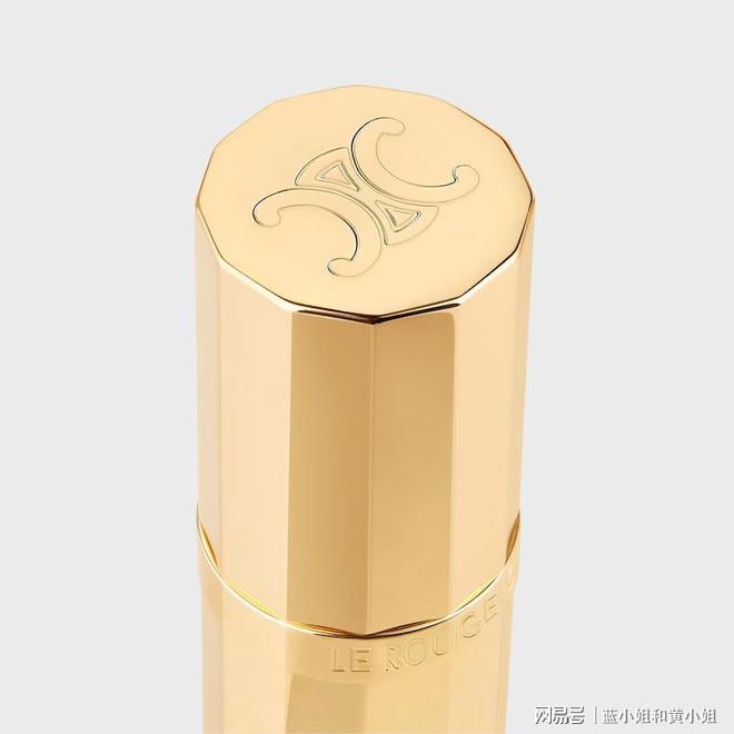 TÉ｜以唇为诗演绎法式优雅的彩妆仪式冰球突破技巧CELINE BEAU